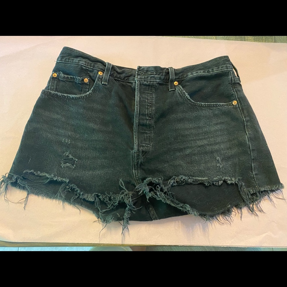 Levi’s Premium Denim Short in Black